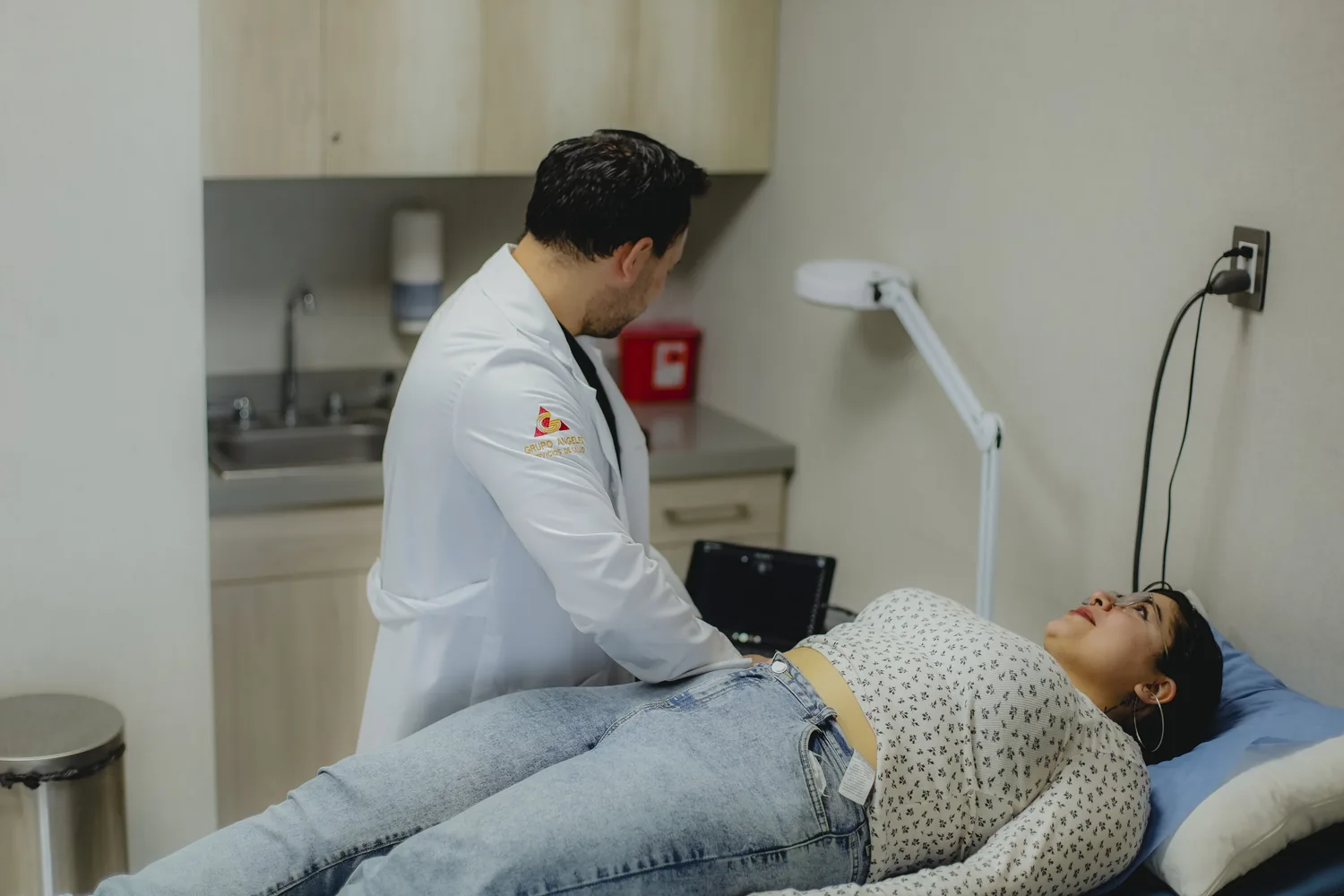 Doctor en consulta